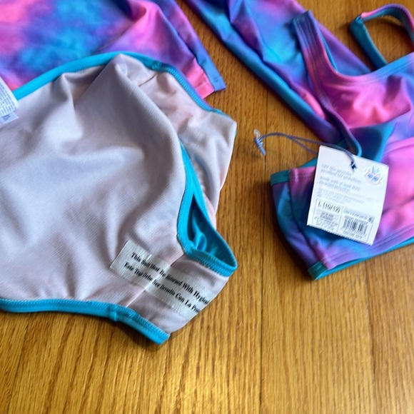 New with tags girls bikini and rash guard - Picture 4 of 4